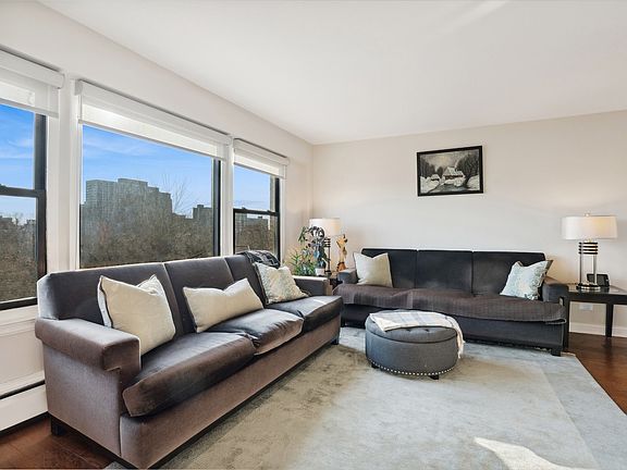 3rd image of 4880 N Marine Dr APT 510
