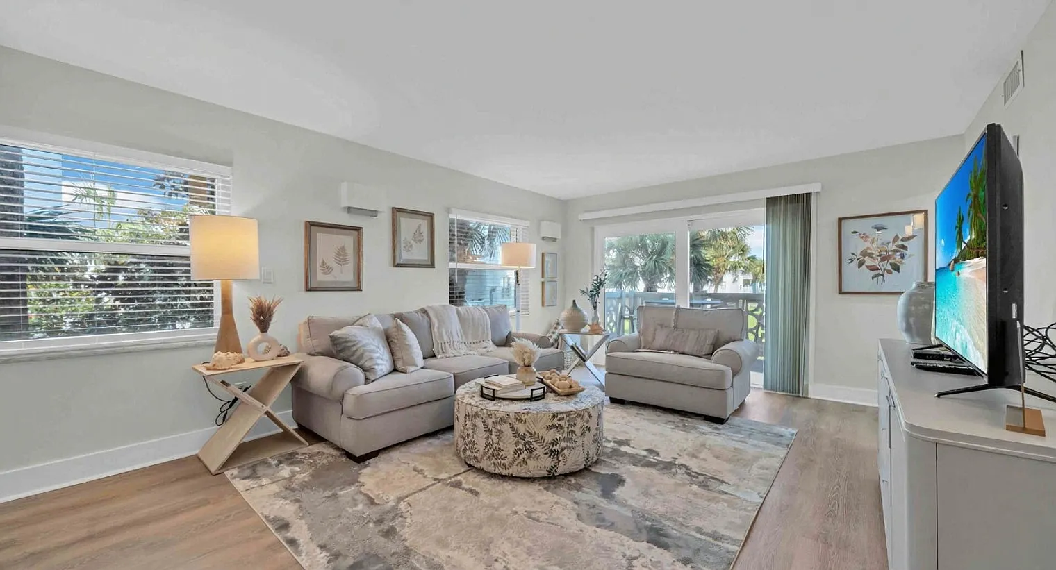 2 bed, 2.0 bath, 11140 sqft, $2,725 — Photo 1