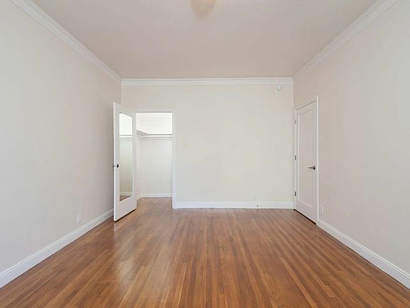 5th image of 3822 Scott St #101