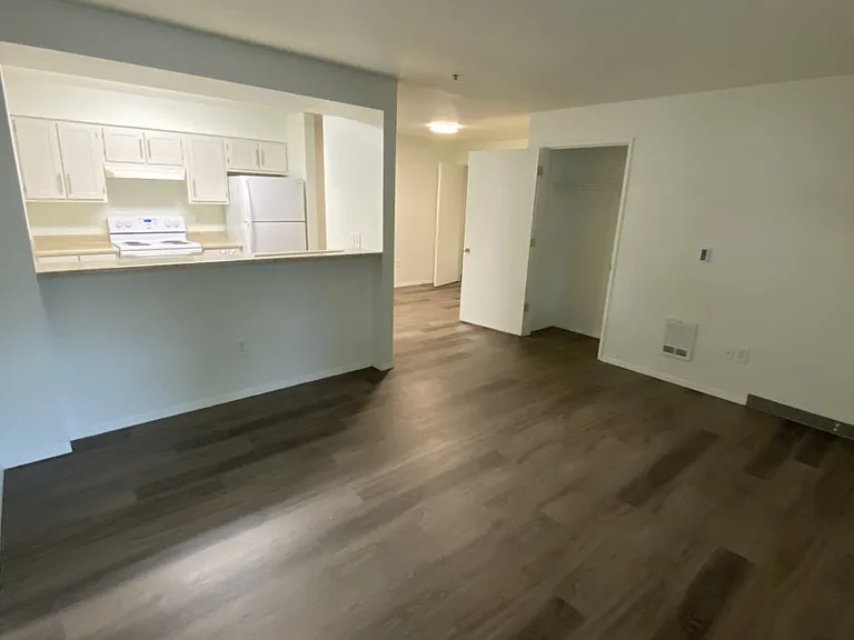 Springbrook Village — Photo 13