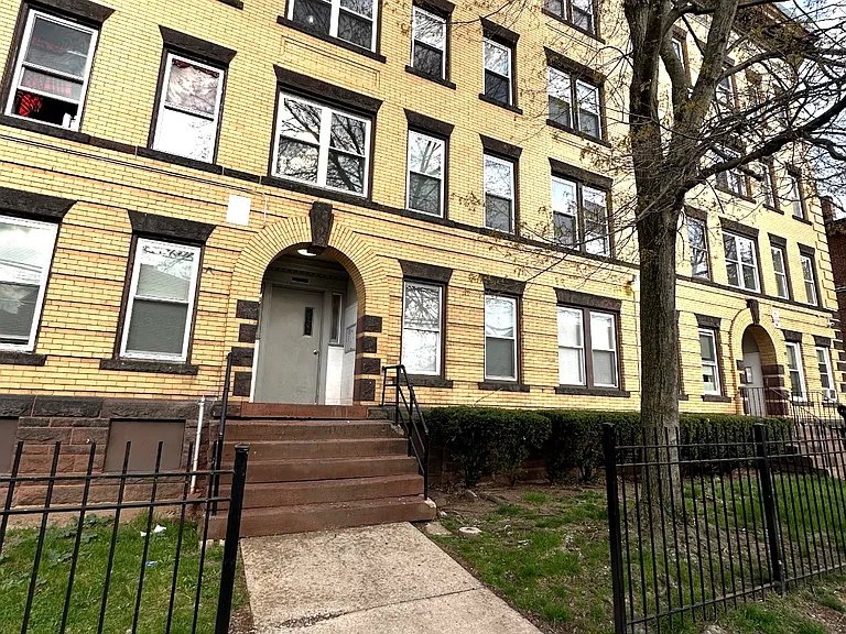 260 Lawrence St #2 — Photo 24