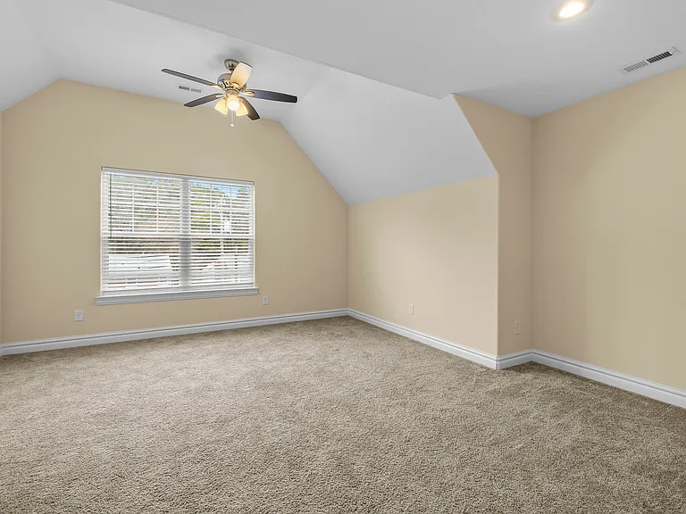 710 Beach Rd — Photo 8