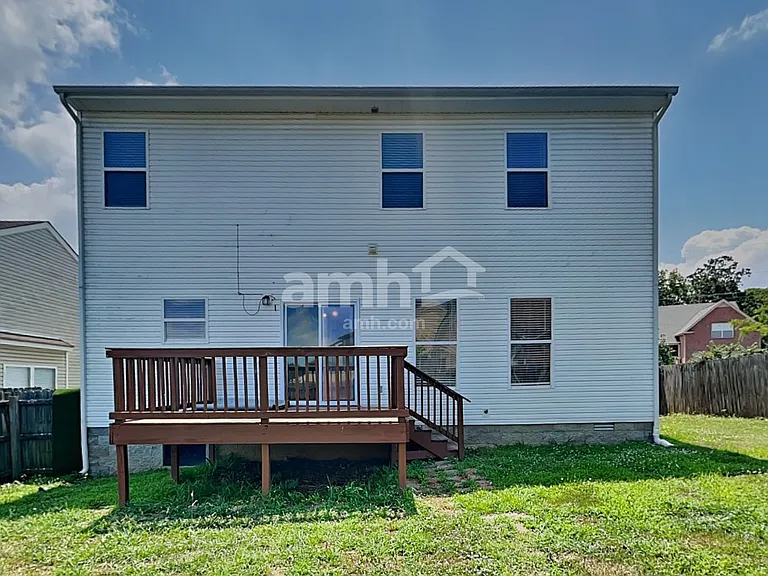 305 Schoolhouse Ct — Photo 18