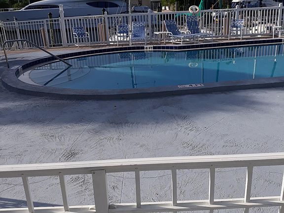 4th image of 1475 SE 15th St APT 209