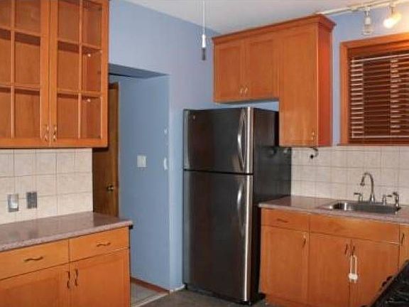 Kitchen 2nd Fl/ Duplex