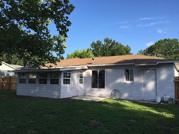 2nd image of 330 Live Oak Blvd