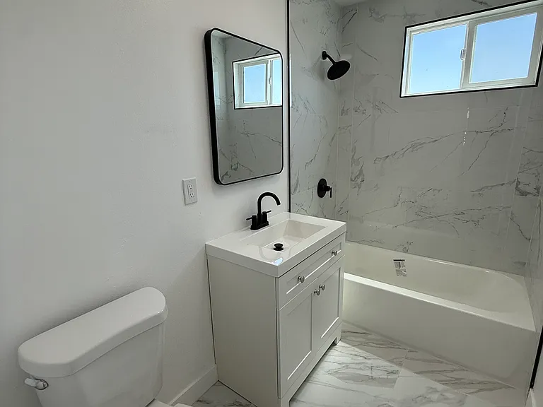2435 E Fairmount St #5 — Photo 10