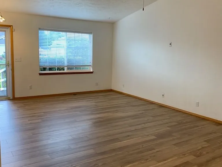 9049 N Torrey Ln — Photo 12