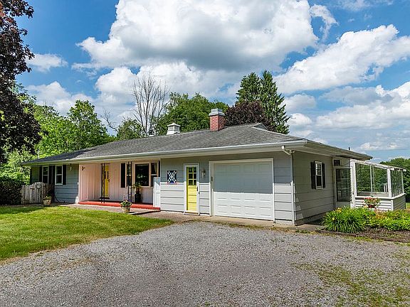 2nd image of 5827 Vermont Hill Rd