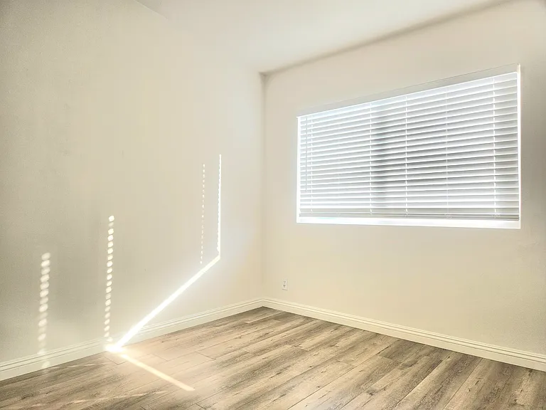 1147 S Serrano Ave #4 — Photo 9