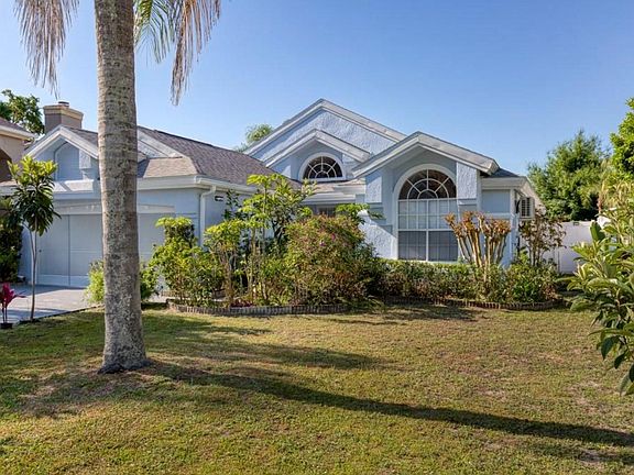 3rd image of 2436 Berkshire Ct