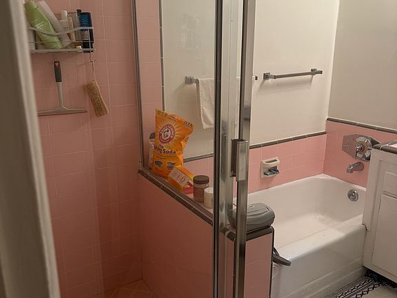 Separate tub & shower