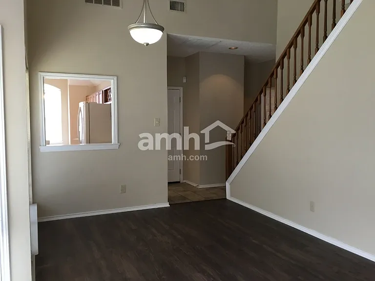 923 Plantation Dr — Photo 6