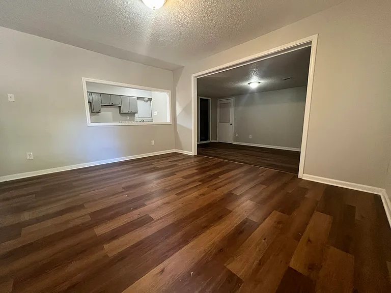 609 Semple Ave — Photo 4