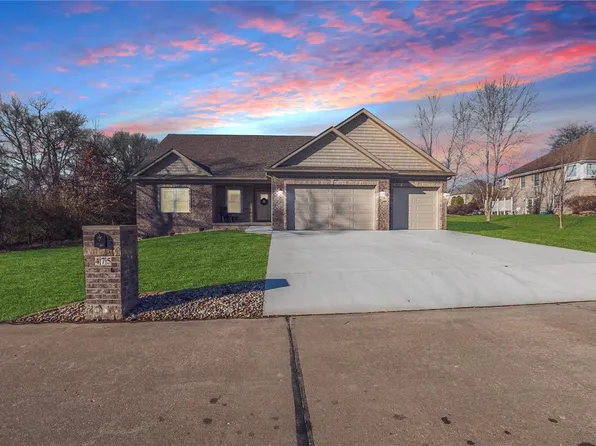 475 Oak Field Ct, Washington, MO 63090