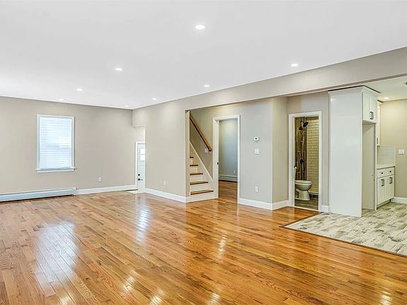 4th image of 23613 120th Ave