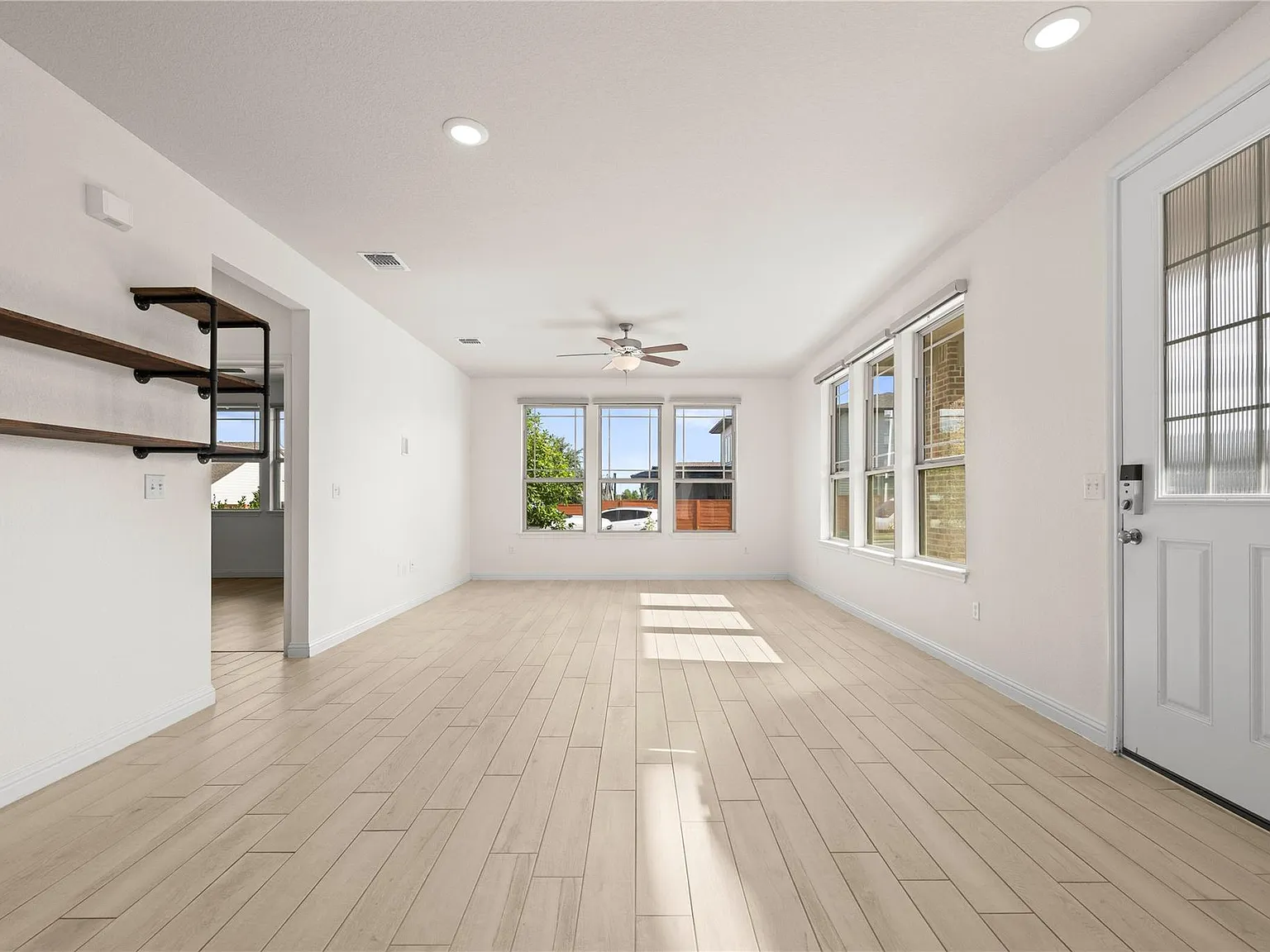 2 bed, 2.0 bath, 1472 sqft, $2,200 — Photo 4