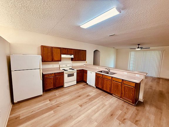 5th image of 3206 Tarpon Ave SE