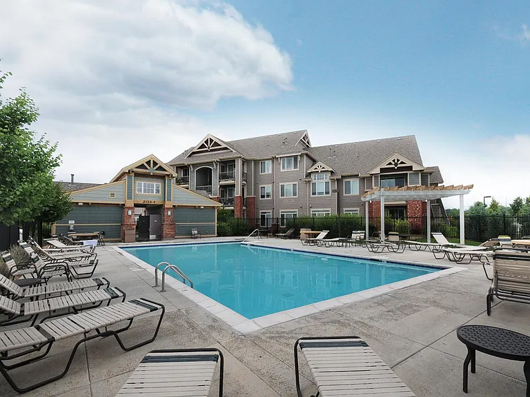 Sidehill Pool
