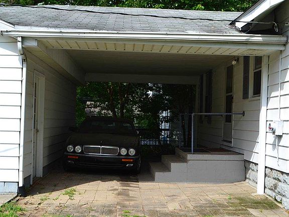 5th image of 238 E Oakside St