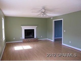 5th image of 2105 E 4th St