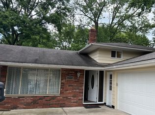 23541 Sharon Dr, North Olmsted, OH 44070