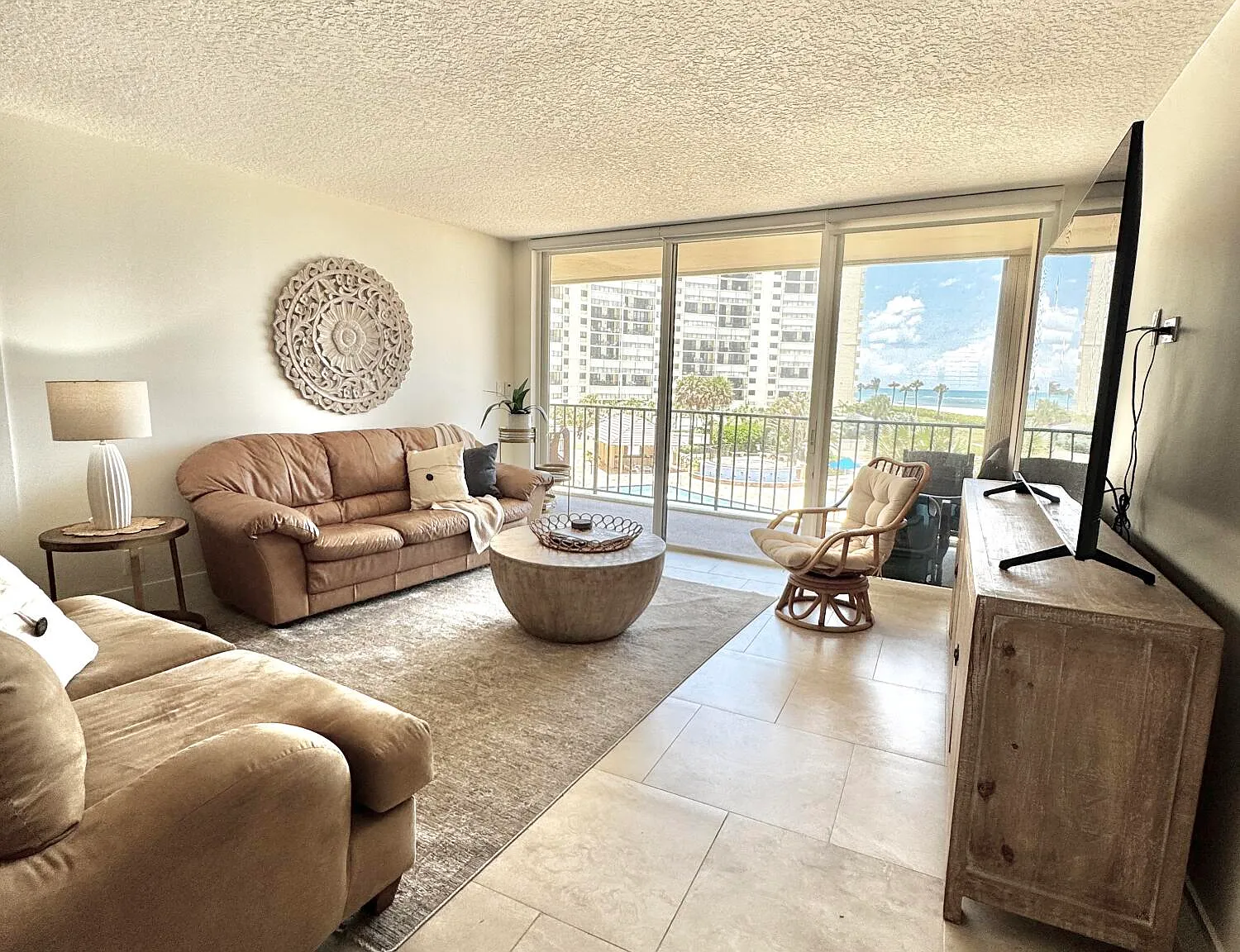 2 bed, 2.0 bath, 1170 sqft, $8,500 — Photo 4
