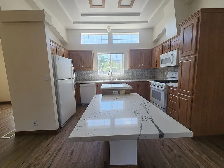 1843 Keyes Rd — Photo 10