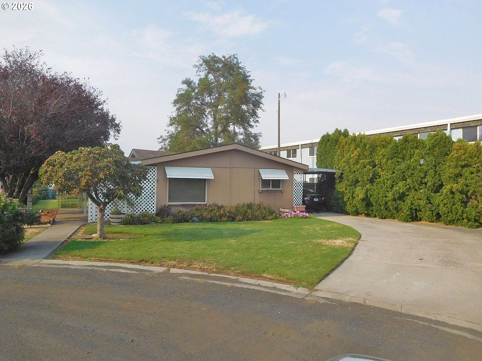 1st image of 910 Cowl St Unit 7