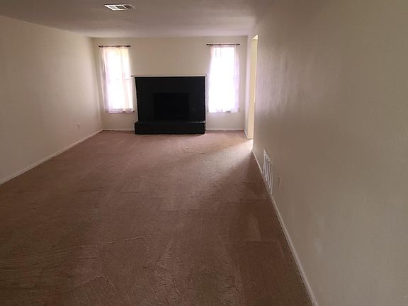 3rd image of 904 Branchwood Ct