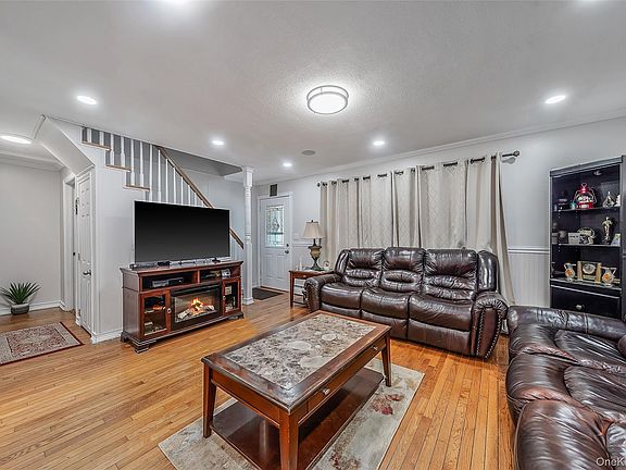 4th image of 1641 E 3rd Avenue