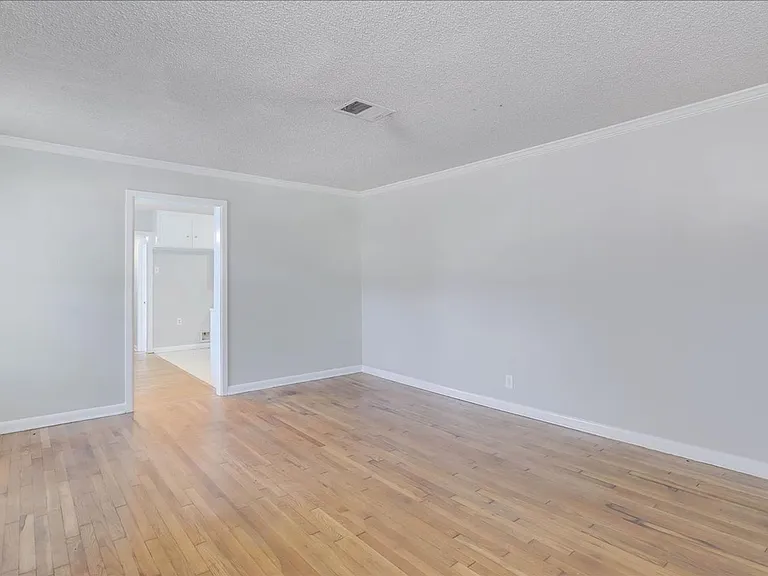 6046 Hugo Dr — Photo 8