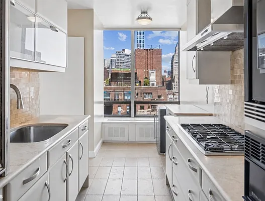 Kitchen, photo 1