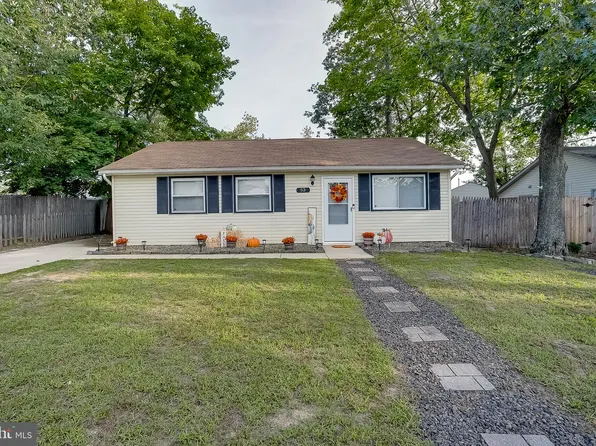 53 Delaware Ave, Sicklerville, NJ 08081