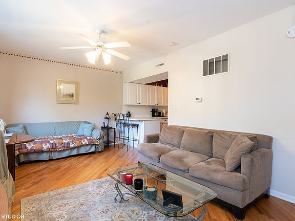 3rd image of 5225 N Hoyne Ave APT 1