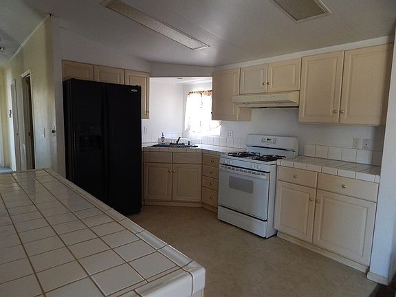 4th image of 10636 Valencia St