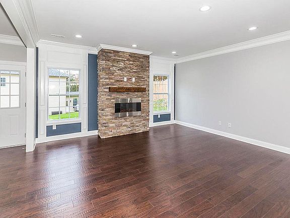 4th image of 1601 Capitol Blvd