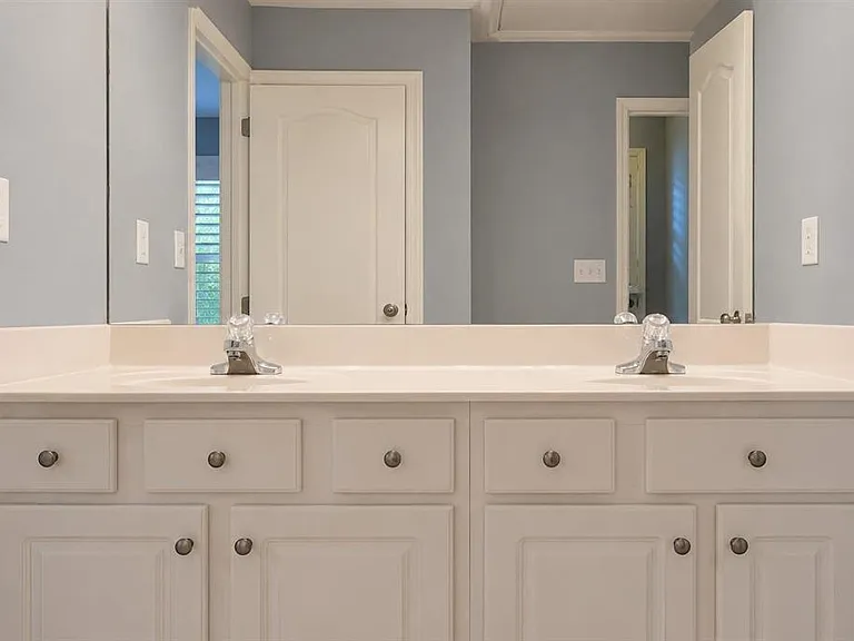 9443 Canabridge Dr — Photo 12