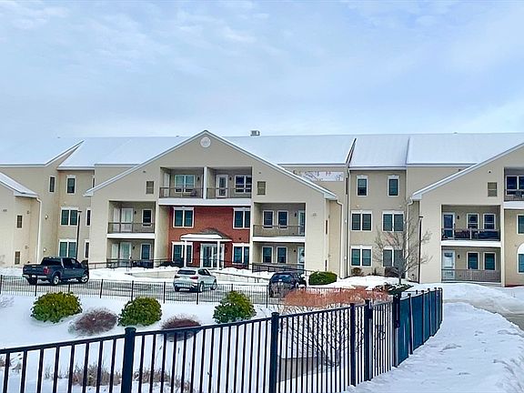 4th image of 216 Reservoir St #105