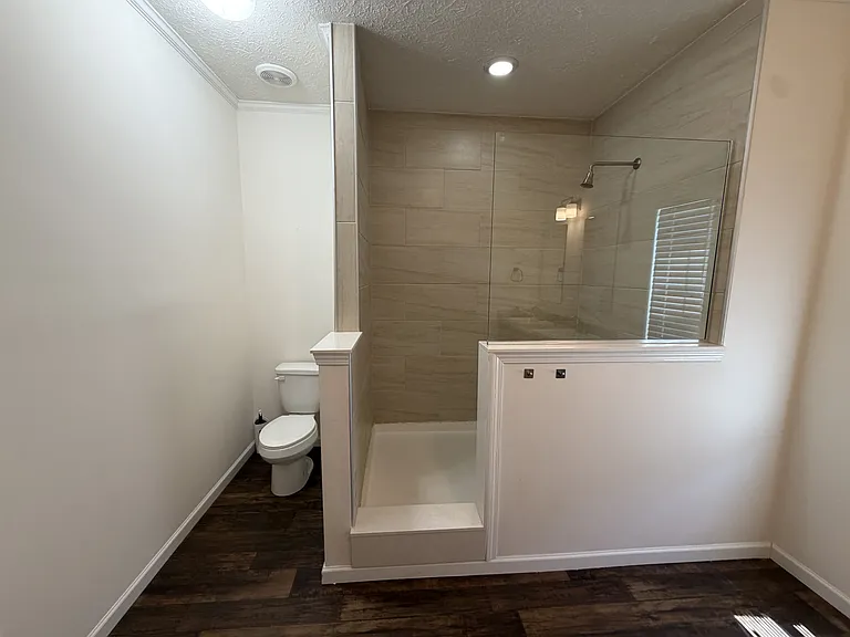 1311 E Memorial Hwy — Photo 9