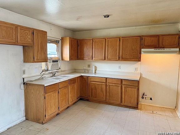 3rd image of 1013 huntington