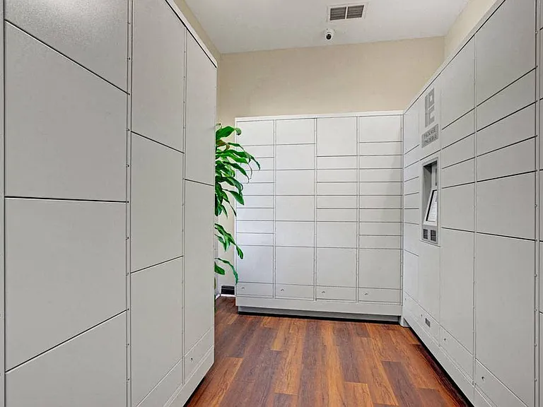 Broadleaf Apartments — Photo 97