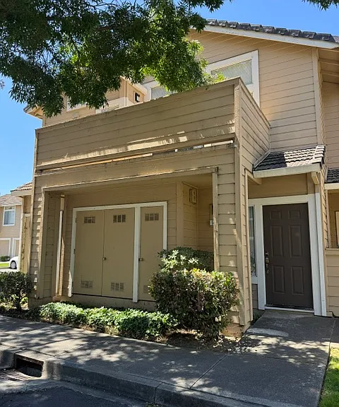 5159 Fairbanks Cmn — Photo 1