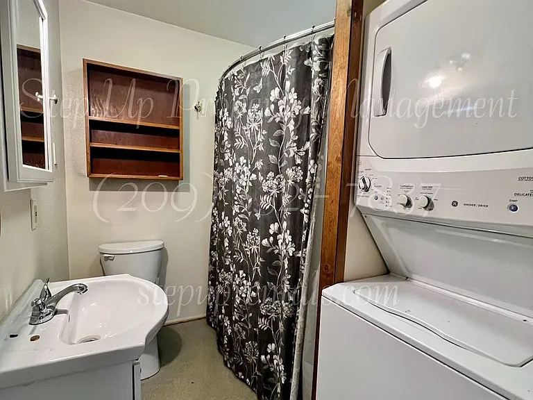 20675 Lower Hillview Dr — Photo 9