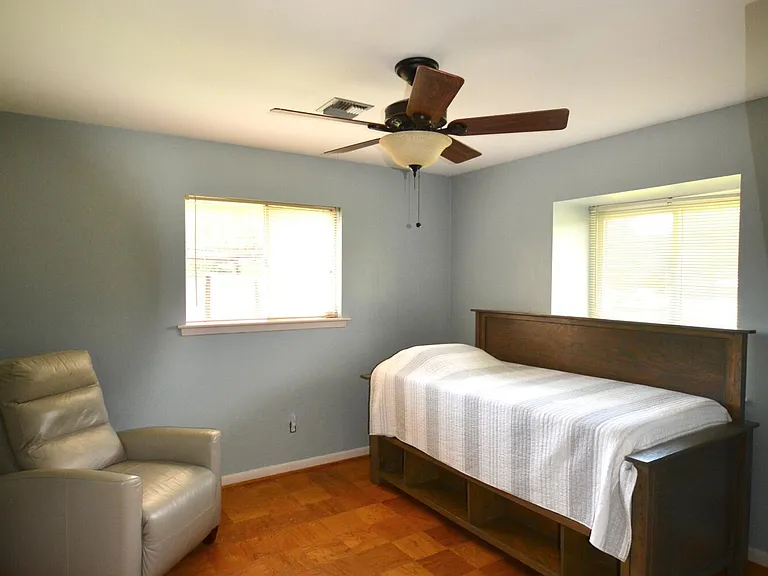 101 Boxwood Dr — Photo 5