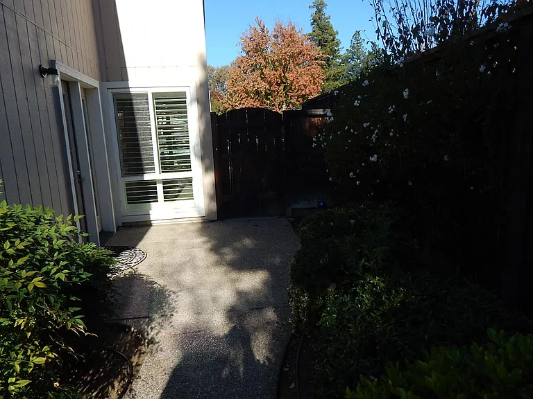 1209 Evans Ct — Photo 19