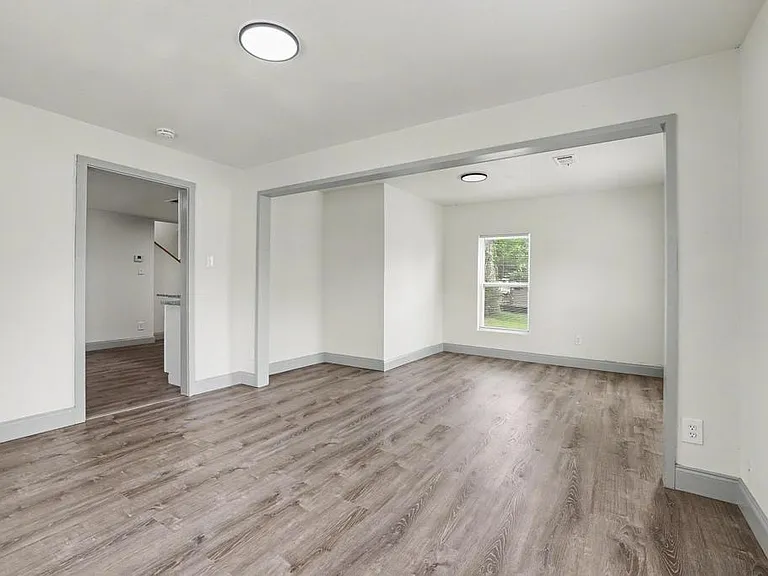 1320 S 7th Ave — Photo 24