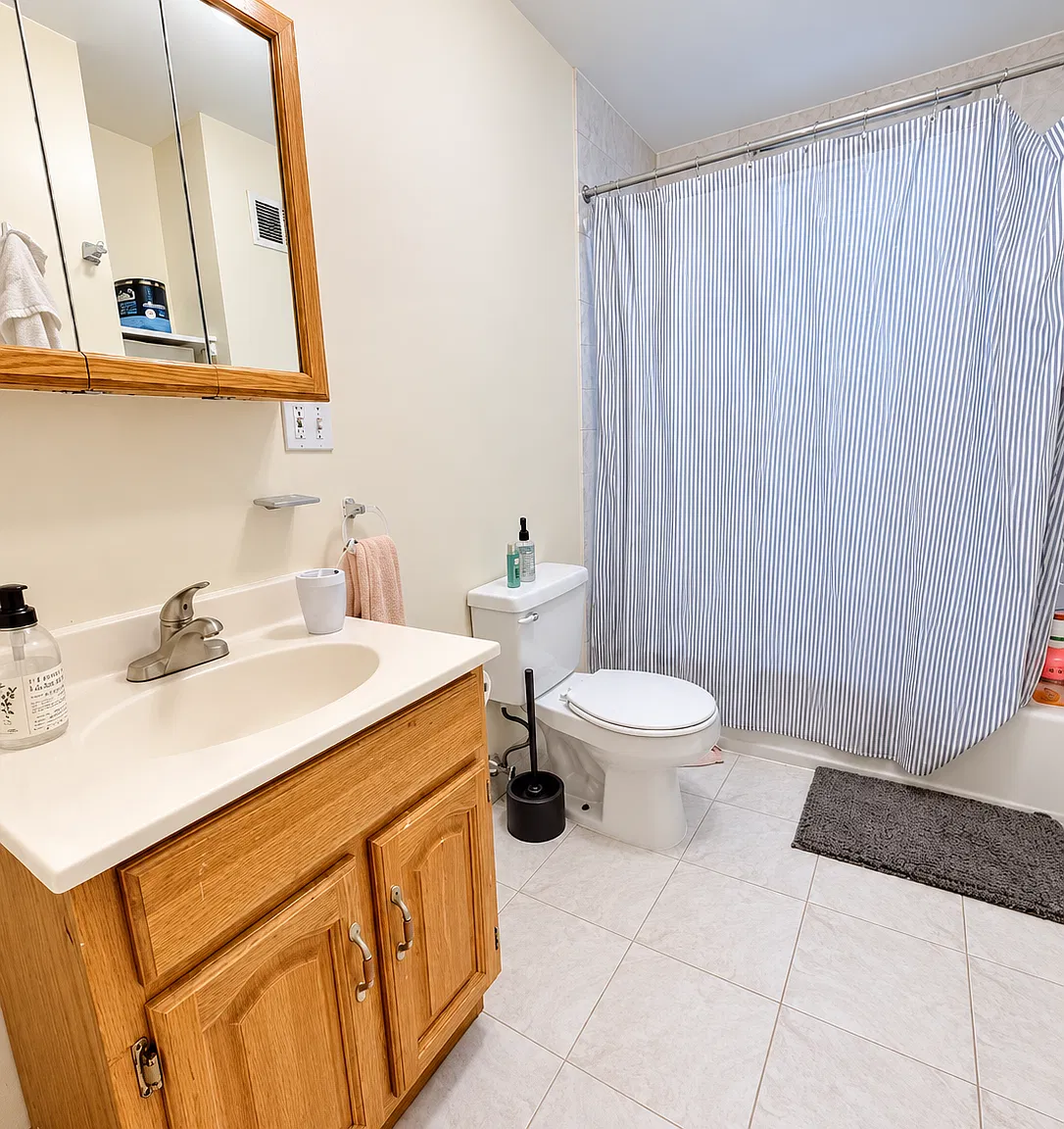 4 bed, 1650 sqft, $5,850 — Photo 2