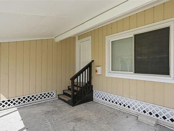 3rd image of 1113 Hazel Dr