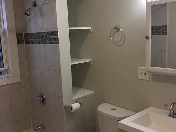 3rd image of 1486 Hyde Park Ave Floor 2